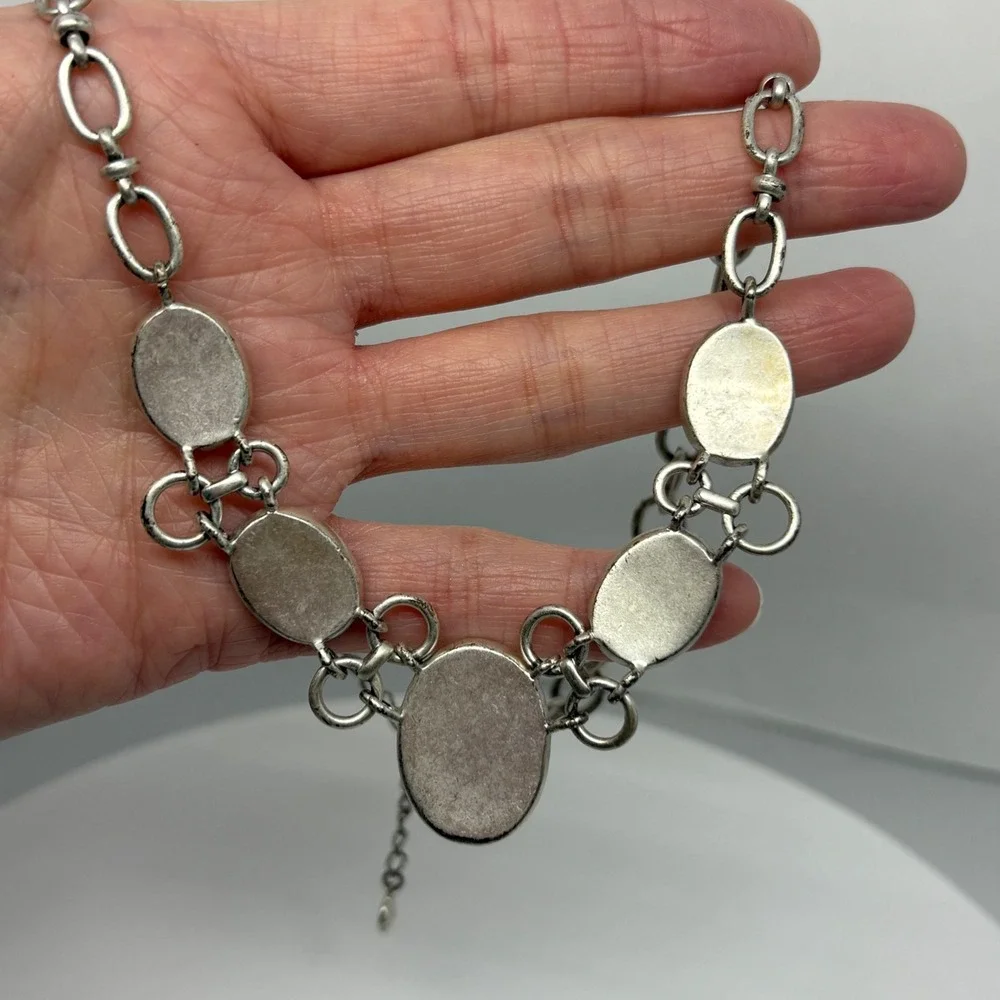 Liz Claiborne Silver‎ Tone Statement Necklace Green Stone Oval Pendant Bib Style